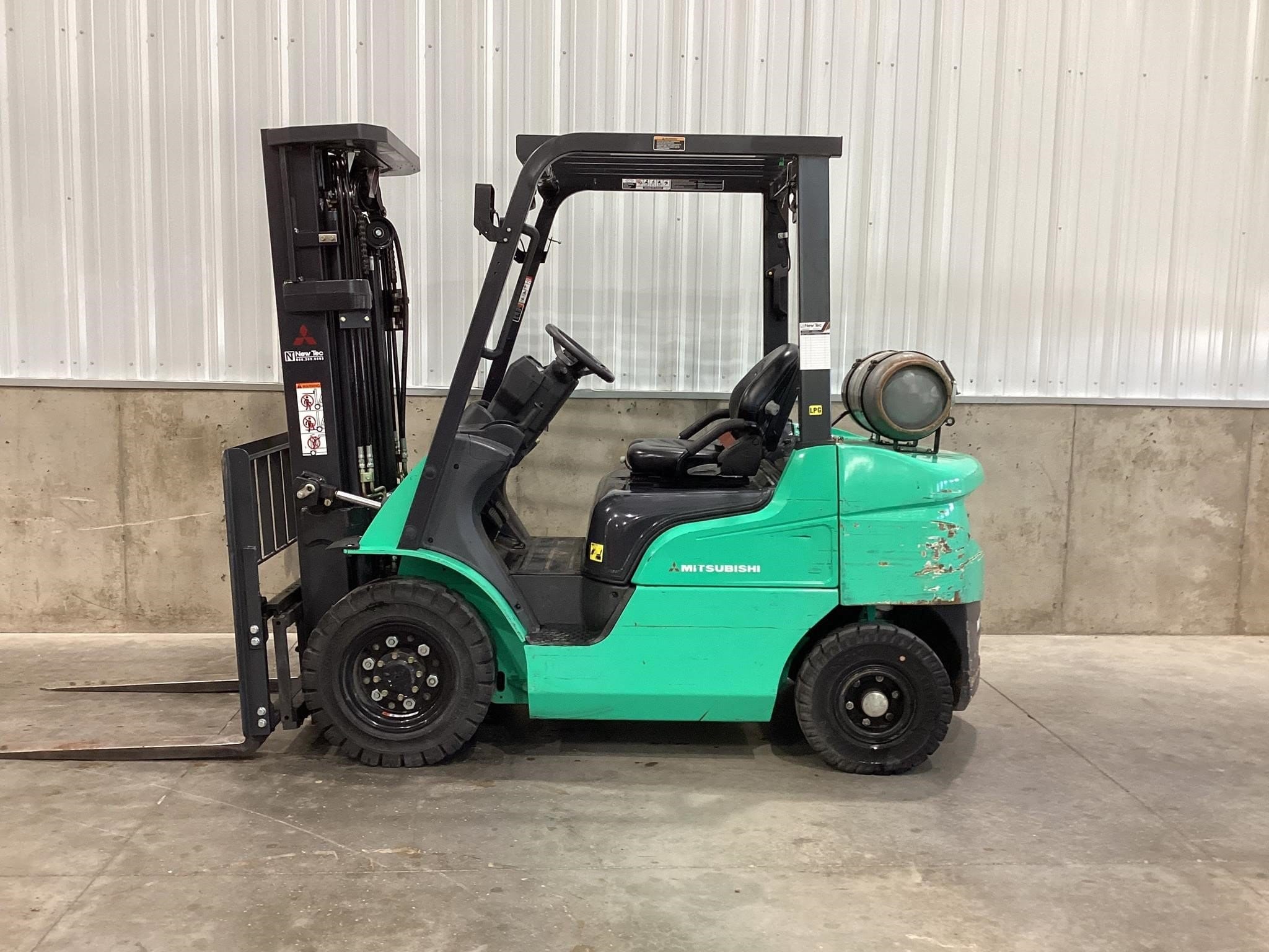 2020 Mitsubishi FG25N Equipment Image0