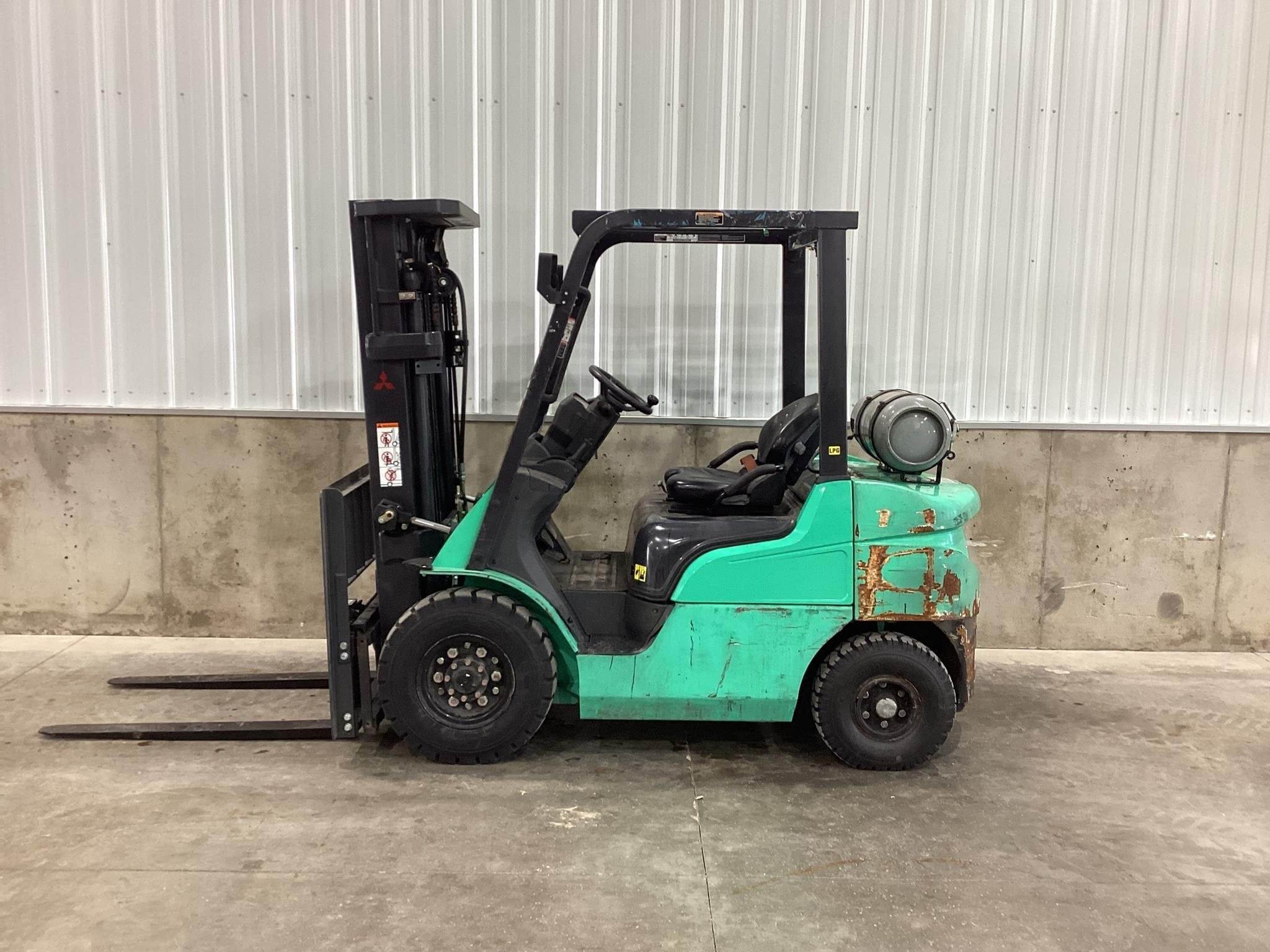 2021 Mitsubishi FG25N Equipment Image0