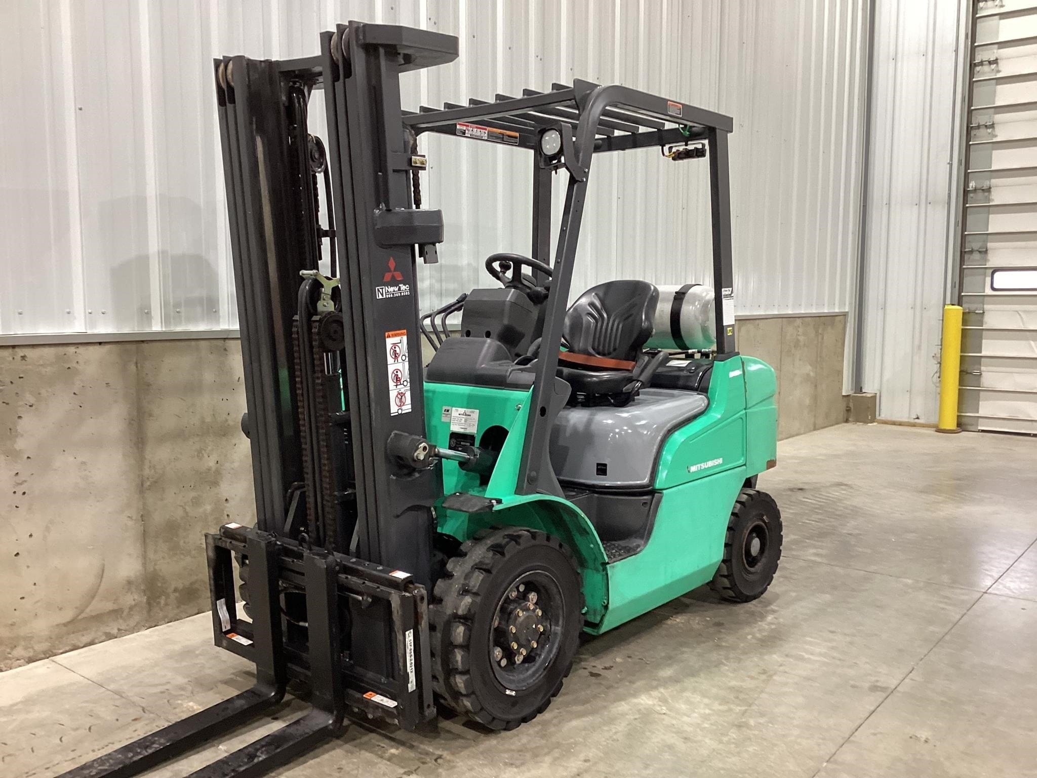 2021 Mitsubishi FG25N Equipment Image0