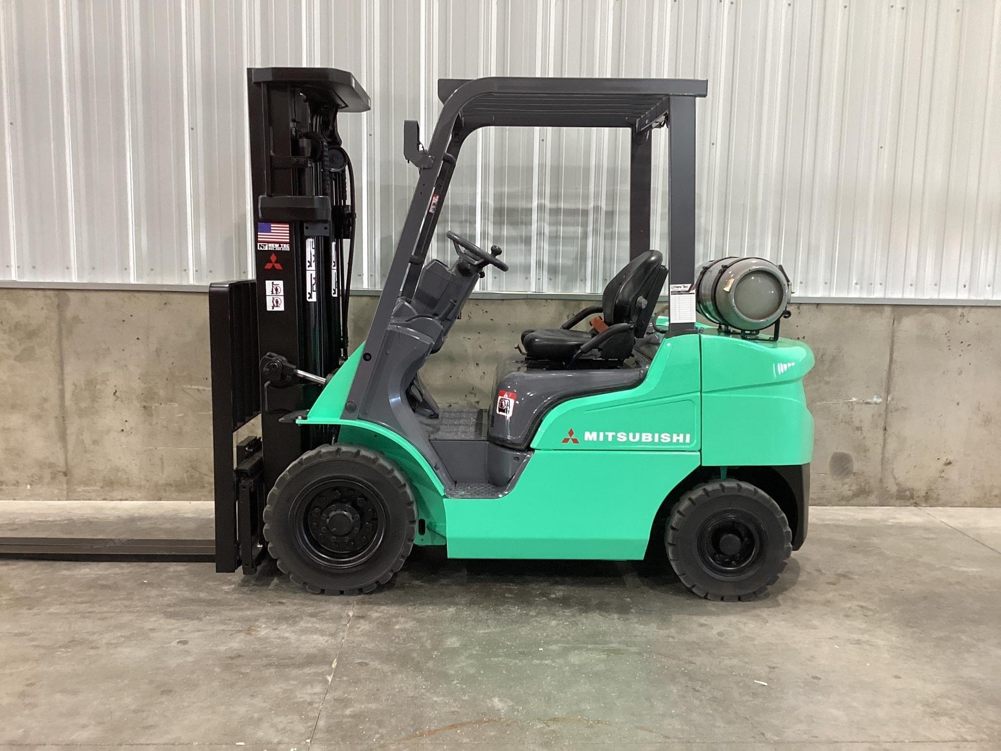 2021 Mitsubishi FG25N Equipment Image0