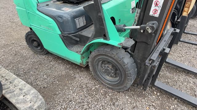 Image of Mitsubishi FG25N equipment image 2