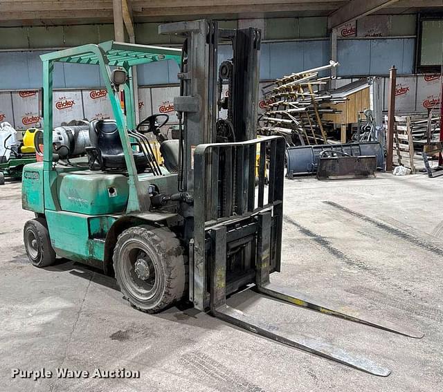 Image of Mitsubishi FG30 equipment image 2