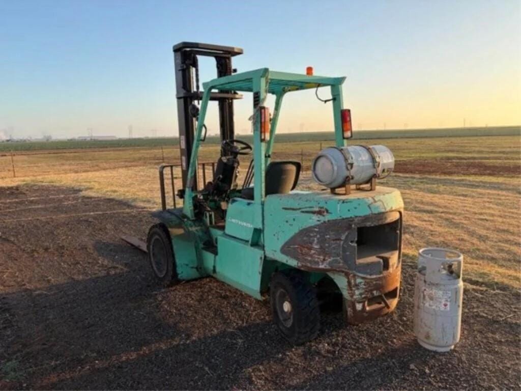 Mitsubishi FG30K Equipment Image0