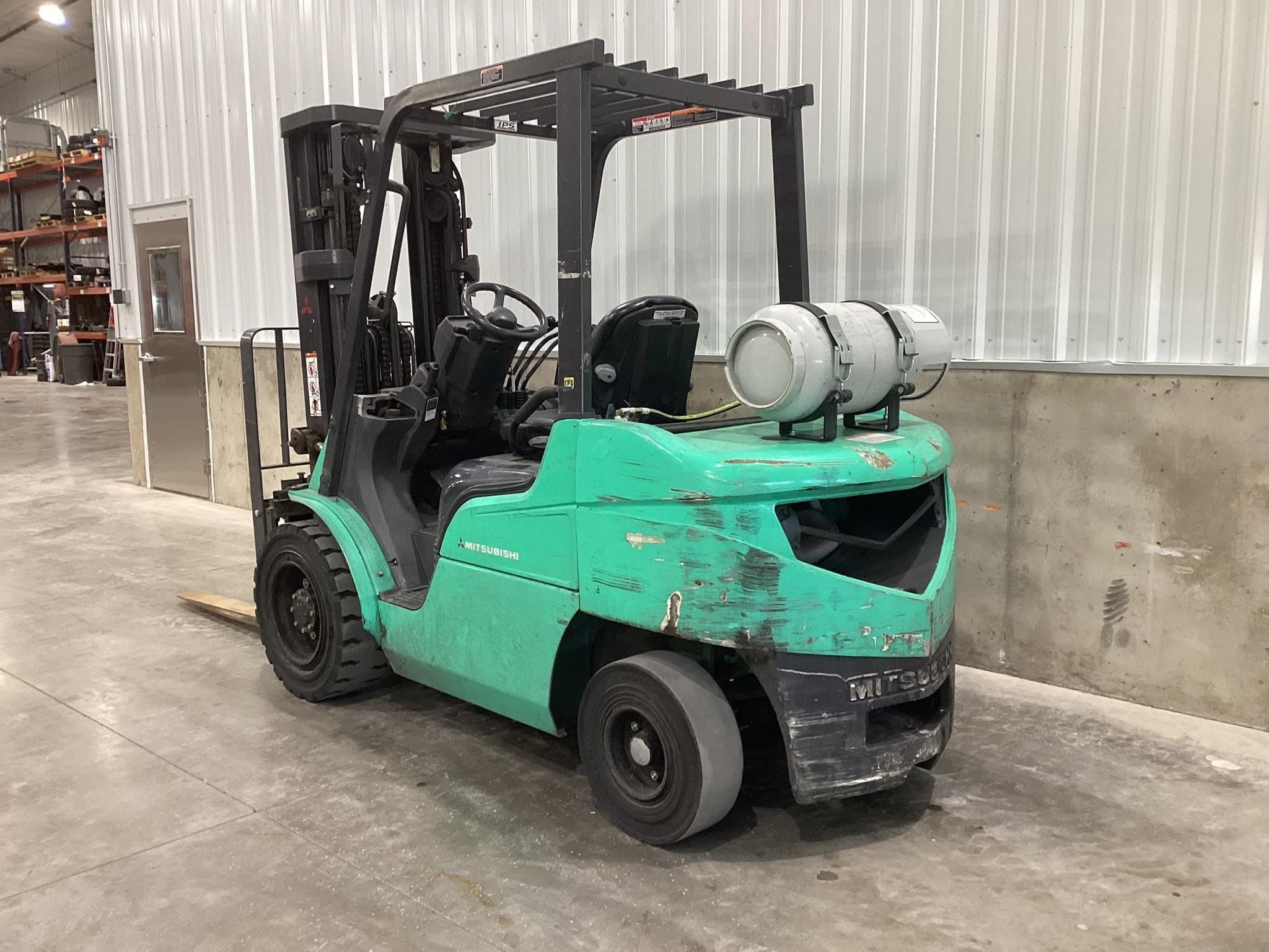 2019 Mitsubishi FG30N Equipment Image0