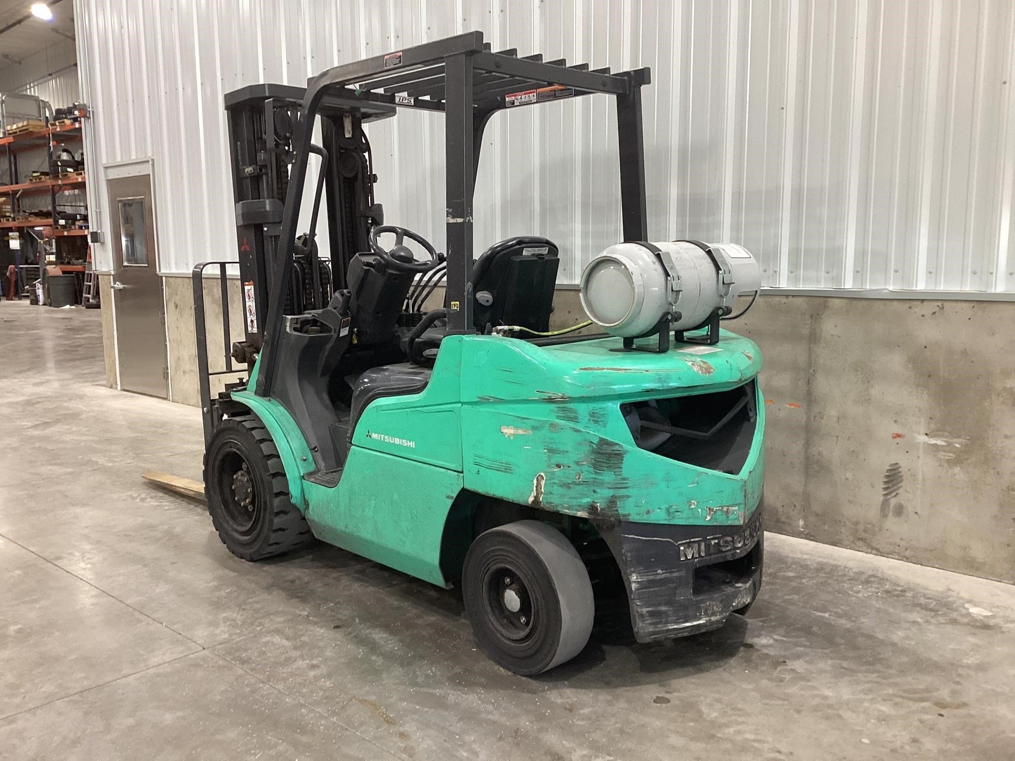 2019 Mitsubishi FG30N Equipment Image0