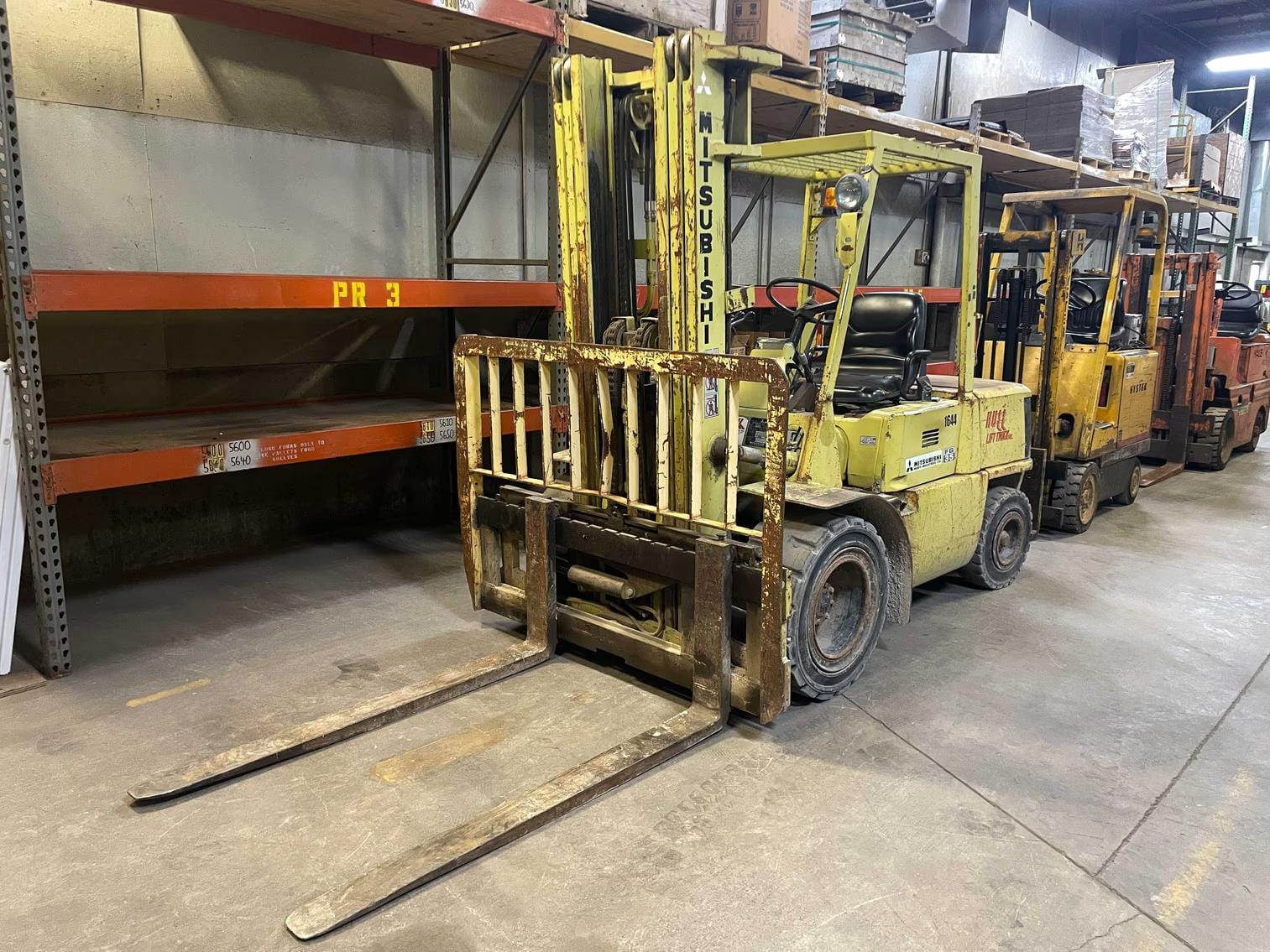 Mitsubishi FG35 Equipment Image0