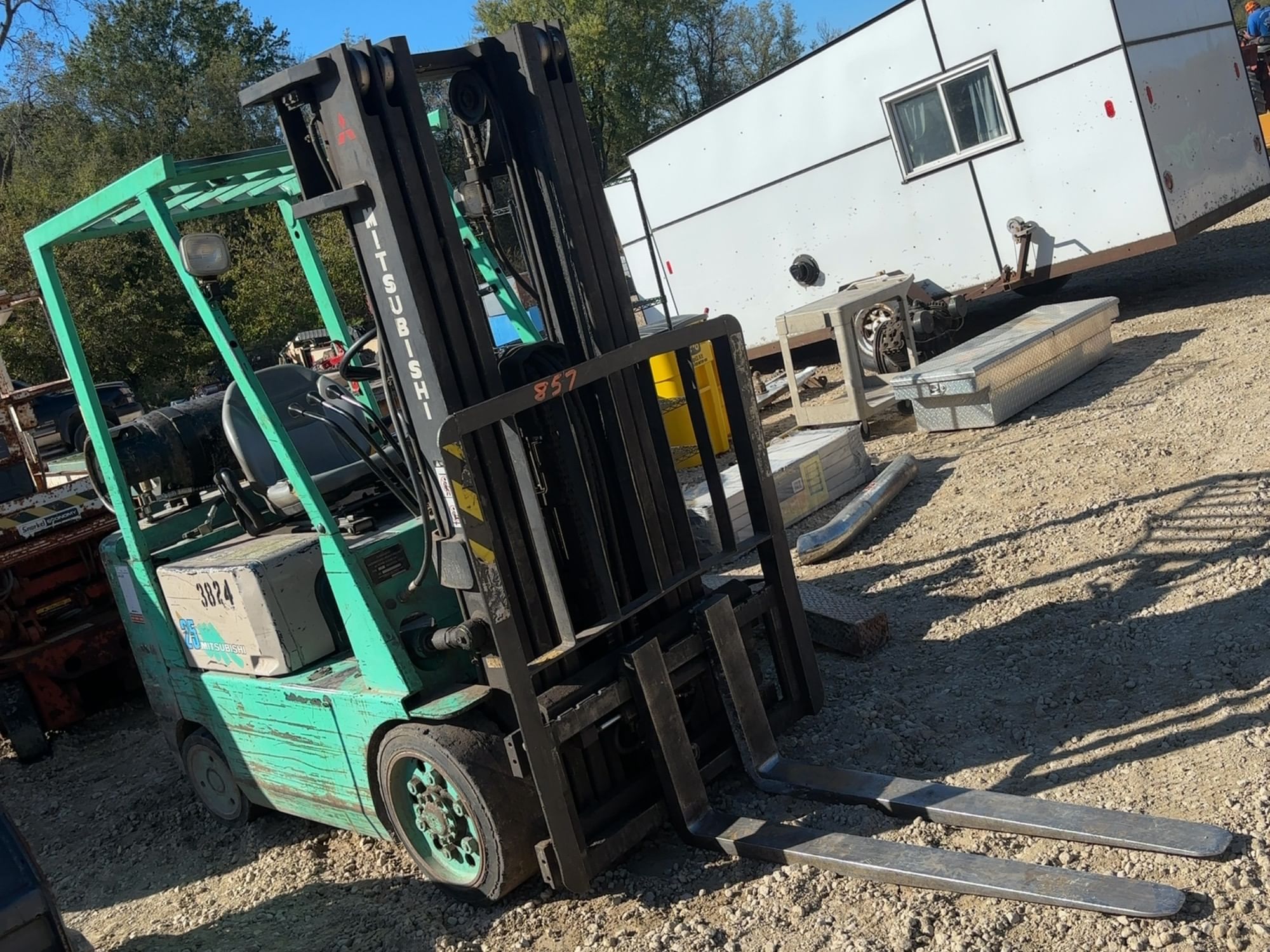 Mitsubishi FGC25B Equipment Image0