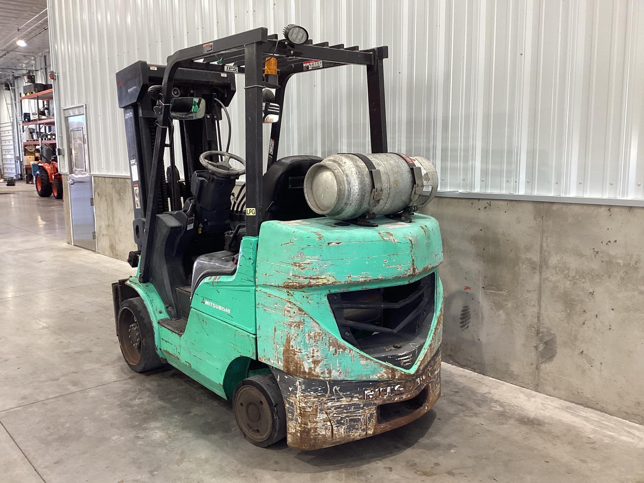 2005 Mitsubishi FGC30N Equipment Image0