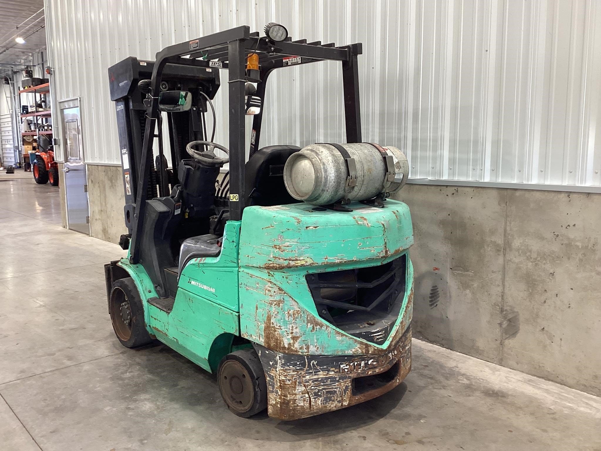2005 Mitsubishi FGC30N Equipment Image0