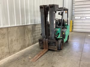 2005 Mitsubishi FGC30N Image