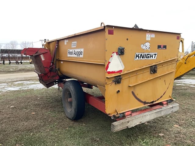 Image of Knight 3300 equipment image 2
