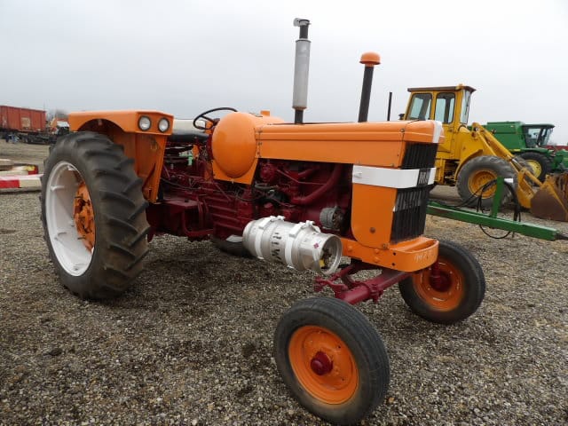 Minneapolis-Moline M-670 Equipment Image0