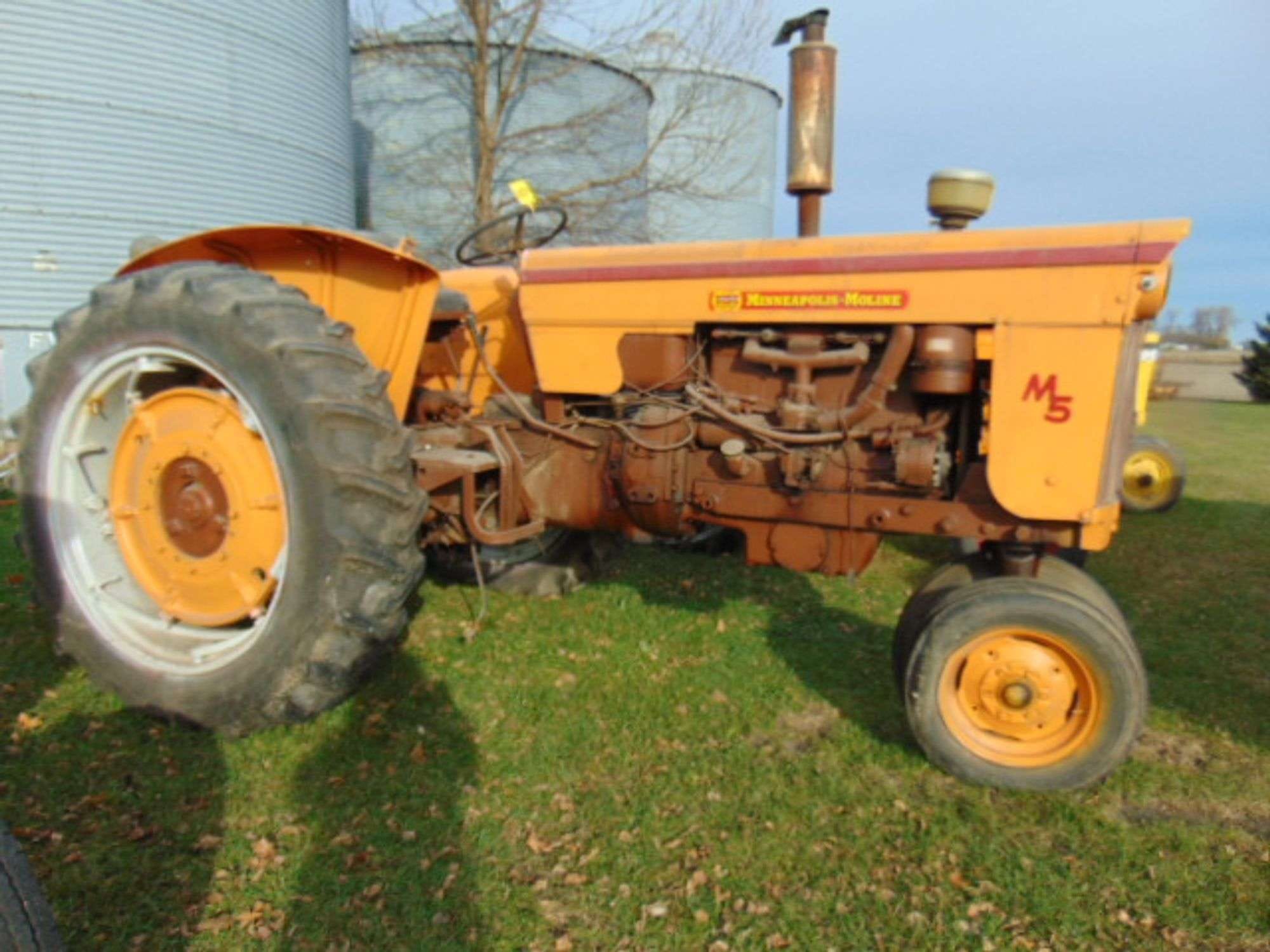 Minneapolis-Moline M-5 Equipment Image0