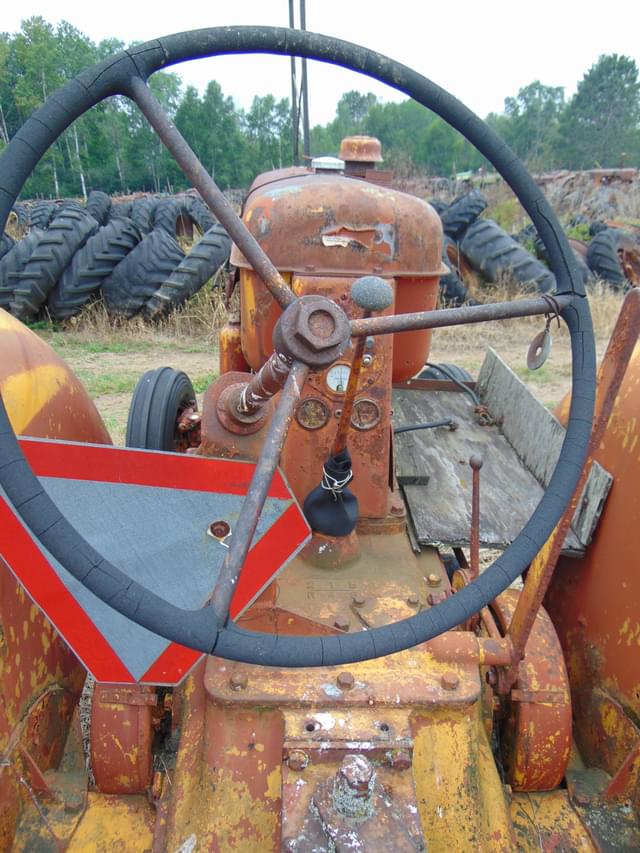 Image of Minneapolis-Moline U equipment image 4