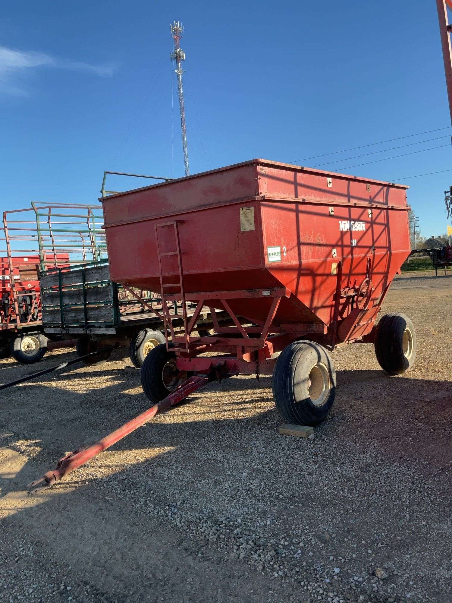 Minnesota 260 Equipment Image0