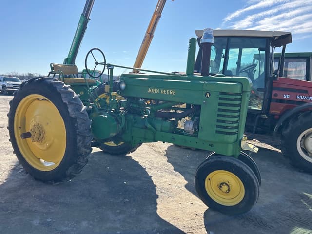 Image of John Deere A equipment image 4