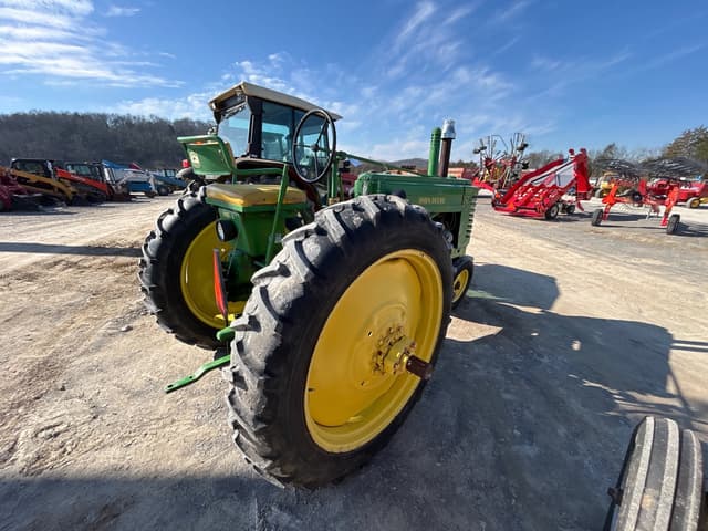 Image of John Deere A equipment image 3