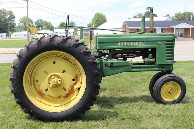 Image of John Deere B equipment image 1