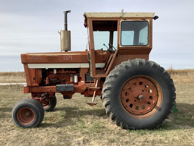 Image of International Harvester 1066 equipment image 3