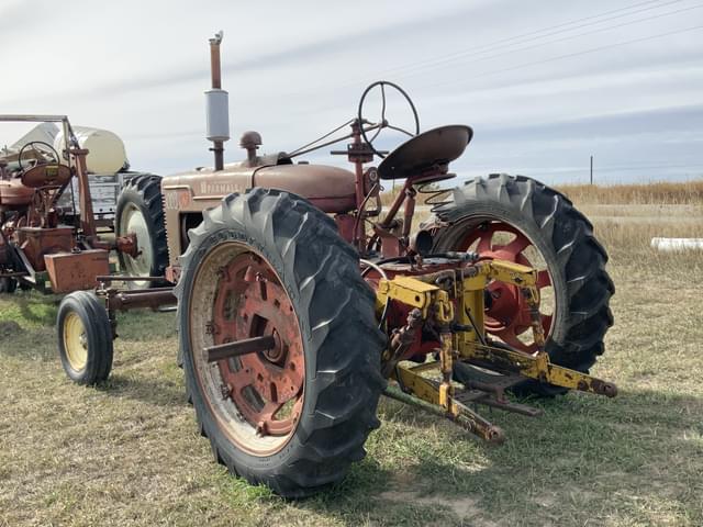 Image of Farmall M equipment image 3
