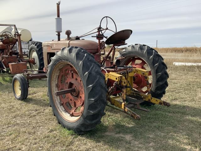 Image of Farmall M equipment image 2
