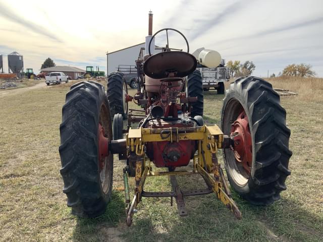 Image of Farmall M equipment image 4
