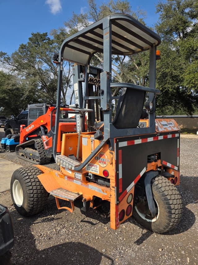 Image of Moffett M5500 equipment image 3