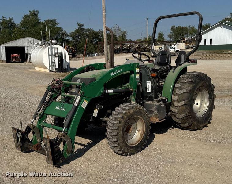 Montana 5740 Equipment Image0