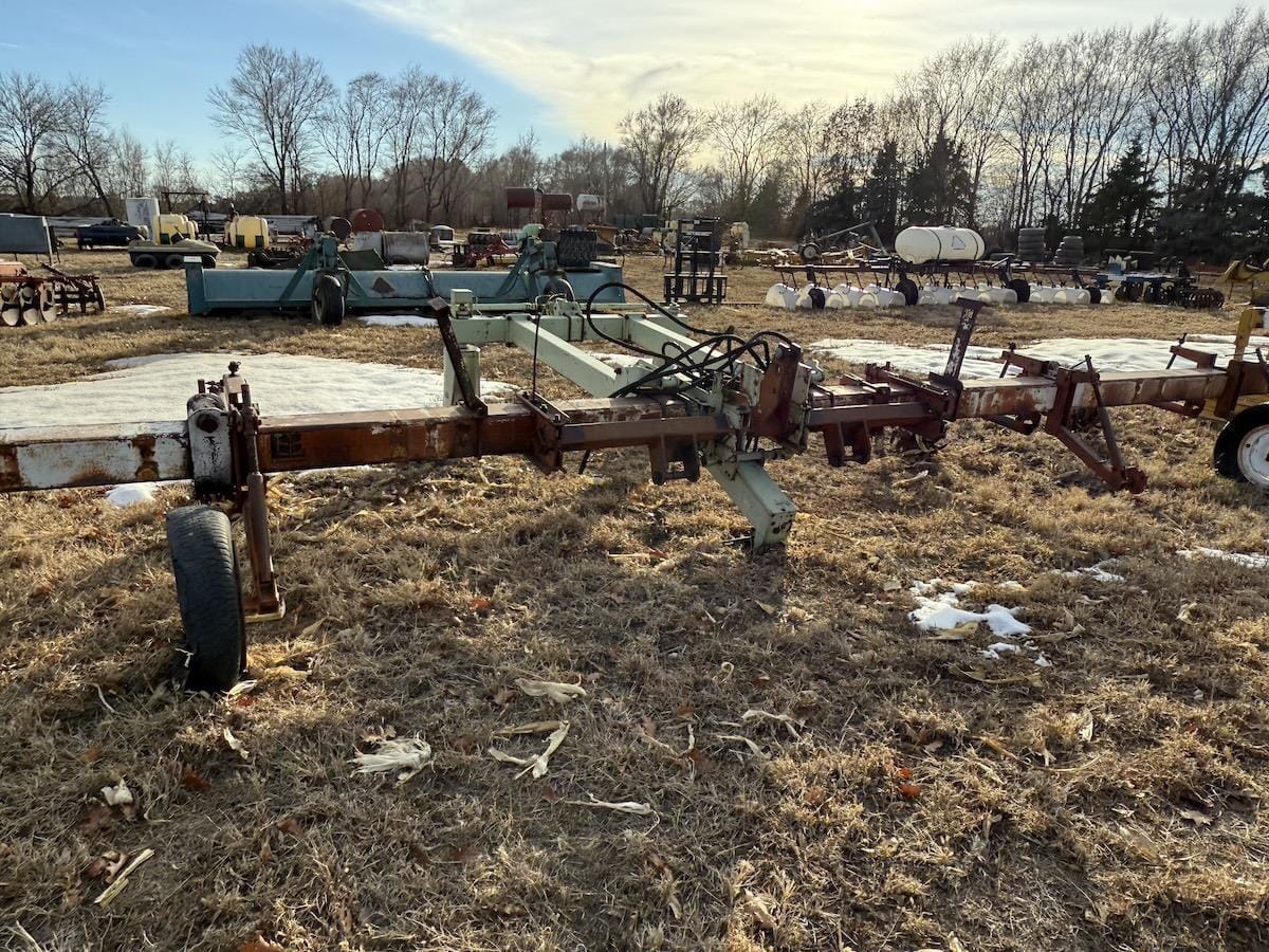 Moore-Built 12R30VF Equipment Image0