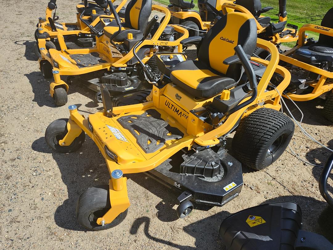 Image of Cub Cadet Ultima ZT2 Image 1