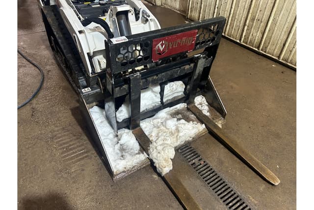 Image of Bobcat MT100 equipment image 3