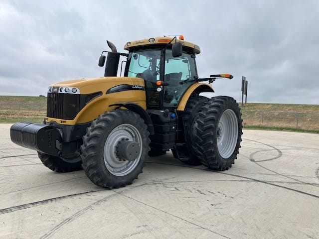 2012 Challenger MT675D Equipment Image0