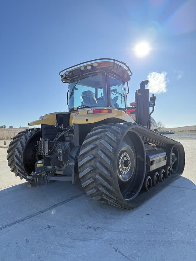 Image of Challenger MT875E equipment image 2