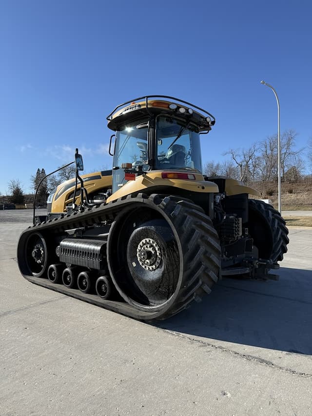Image of Challenger MT875E equipment image 1
