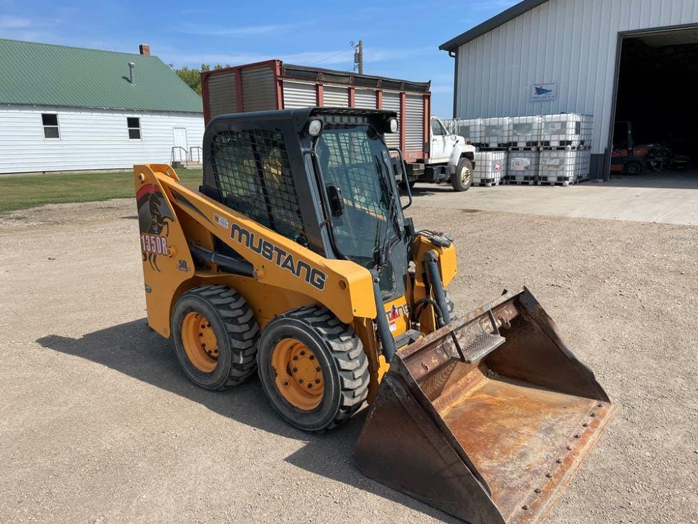 Main image Mustang 1350R