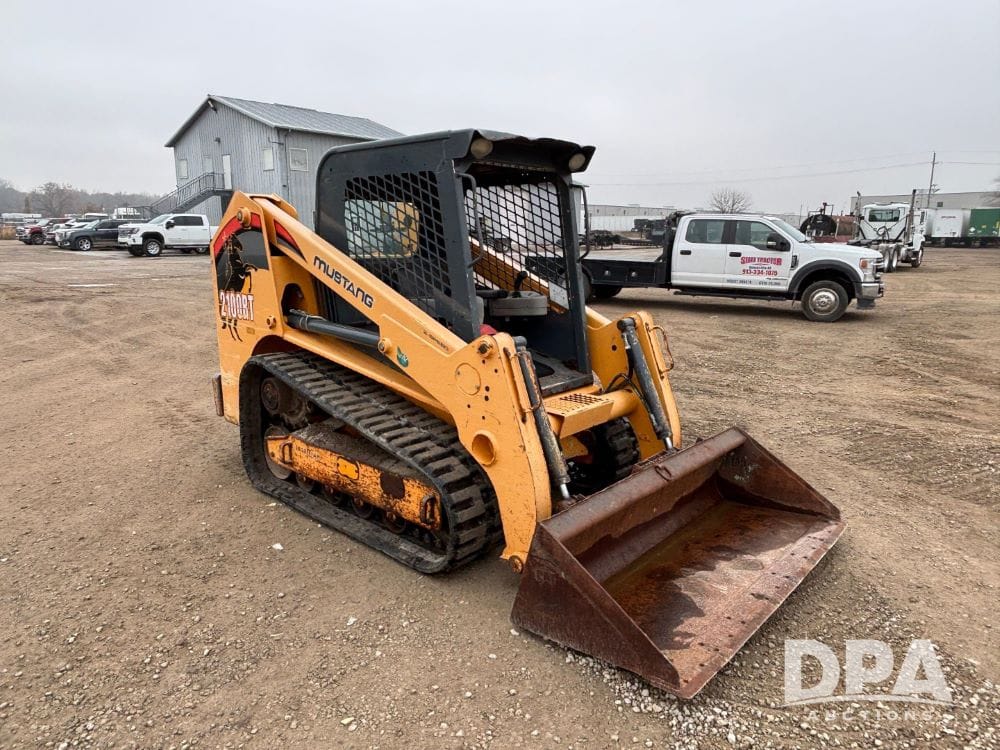 Mustang 2100RT Equipment Image0