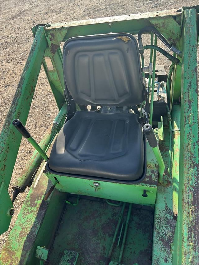 Image of Mustang 320 equipment image 4