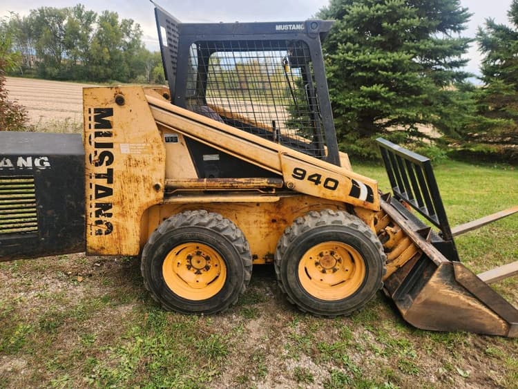 SOLD Mustang 940 Construction Skid Steers Tractor Zoom