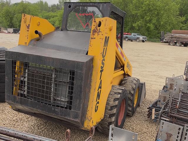 Image of Mustang 960 equipment image 3