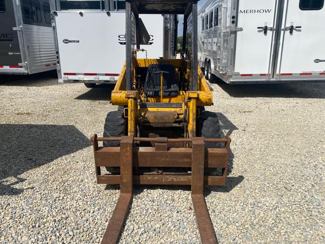 Image of Mustang 320 equipment image 1