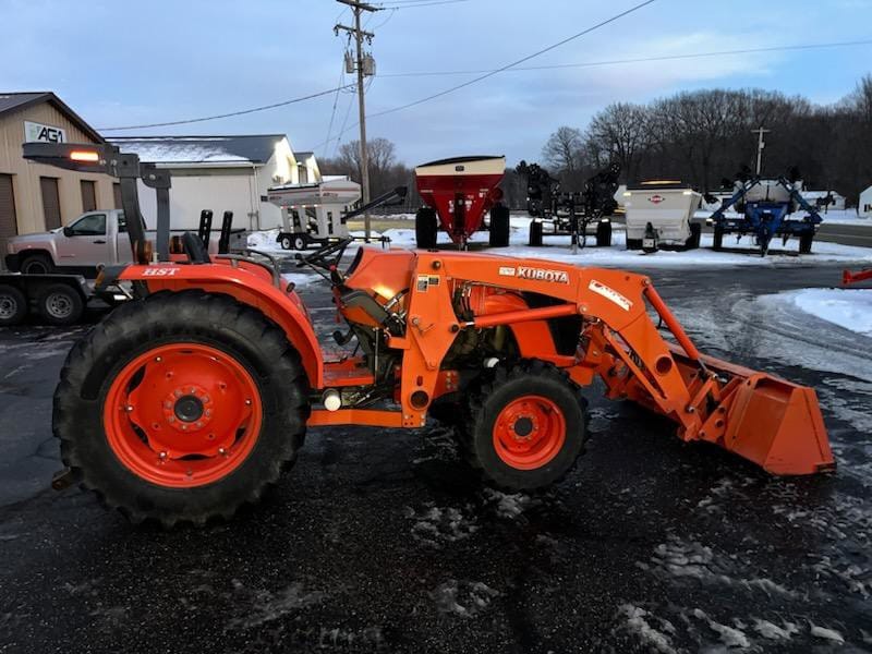Main image Kubota MX5800