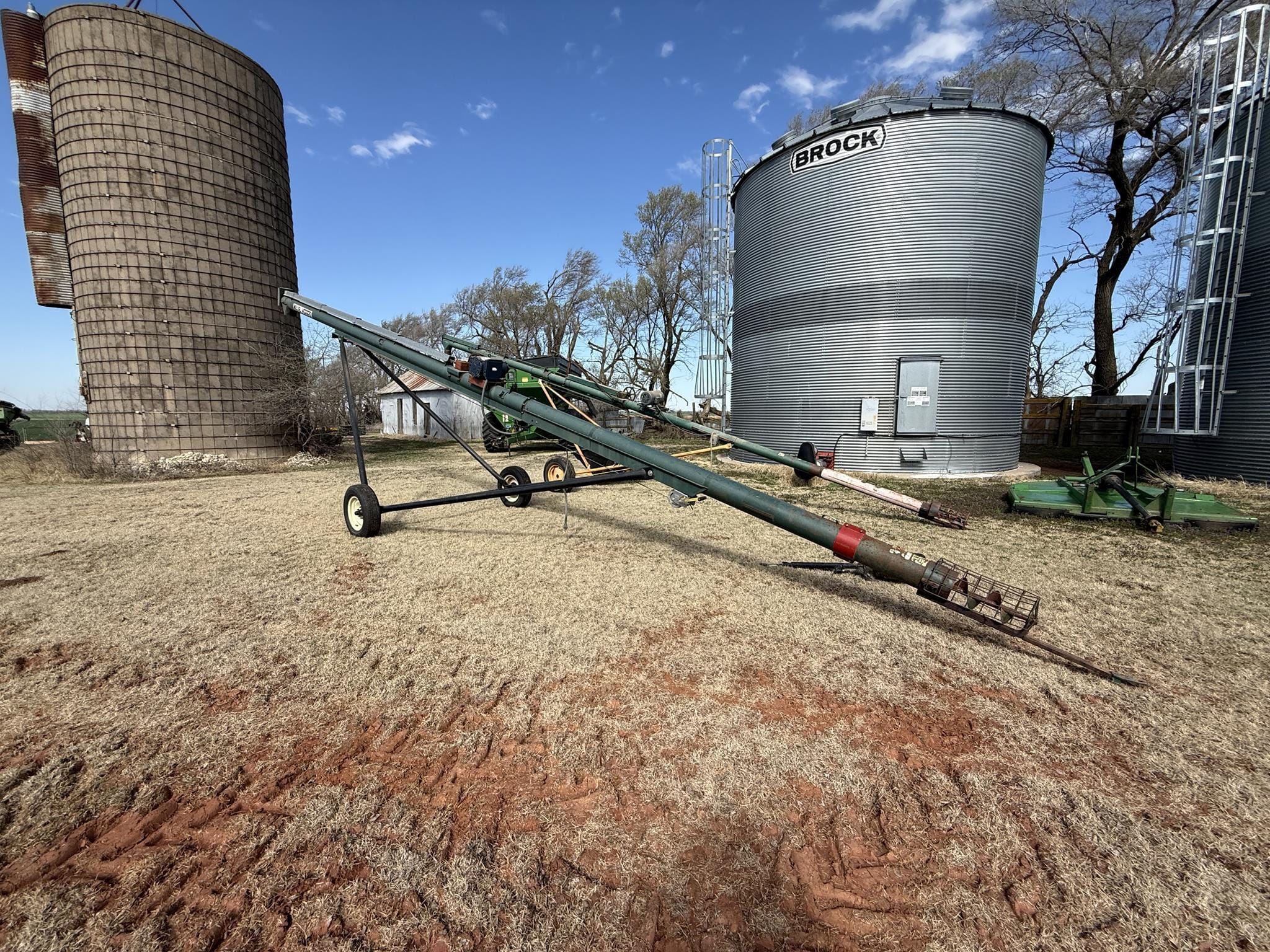 My-D Han-D 8x40 Equipment Image0