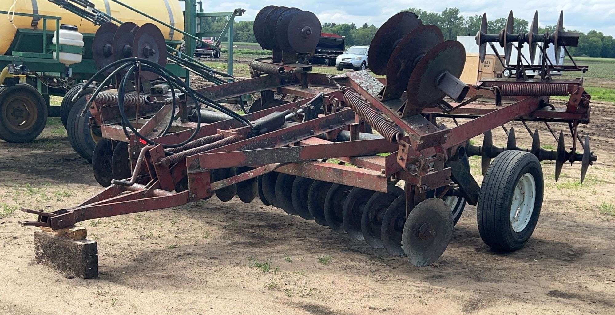International Harvester 470 Equipment Image0