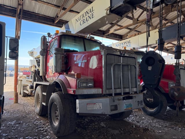 Image of Western Star 4900 equipment image 1