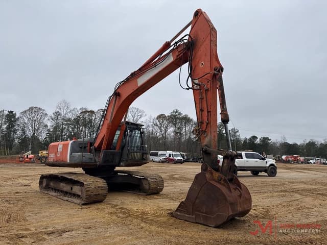 Image of Hitachi ZX240LC-3 equipment image 2