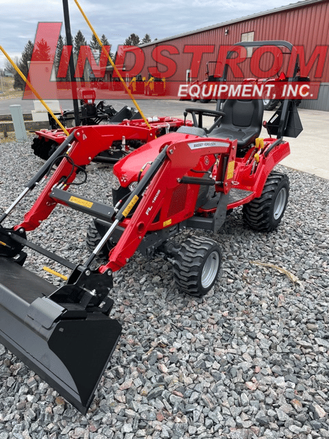 2022 Massey Ferguson GC1723E Equipment Image0