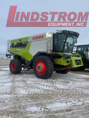 NEW 2023 CLAAS 7400 LEXION COMBINE CO4221 Image