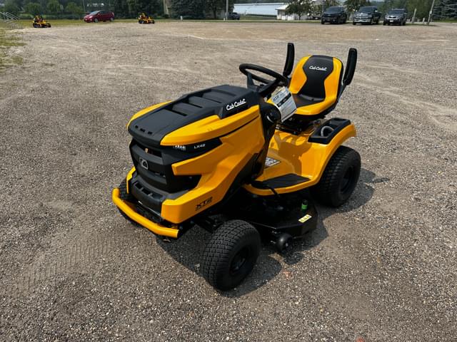 Image of Cub Cadet XT2 LX42 equipment image 4
