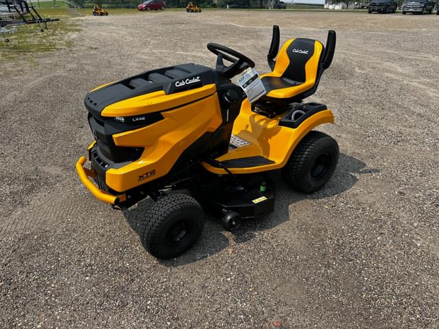 Image of Cub Cadet XT2 LX42 equipment image 1