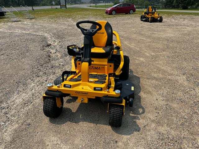 Image of Cub Cadet Ultima ZTS1 equipment image 3